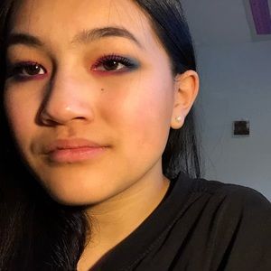 Meet your Posher, Flora